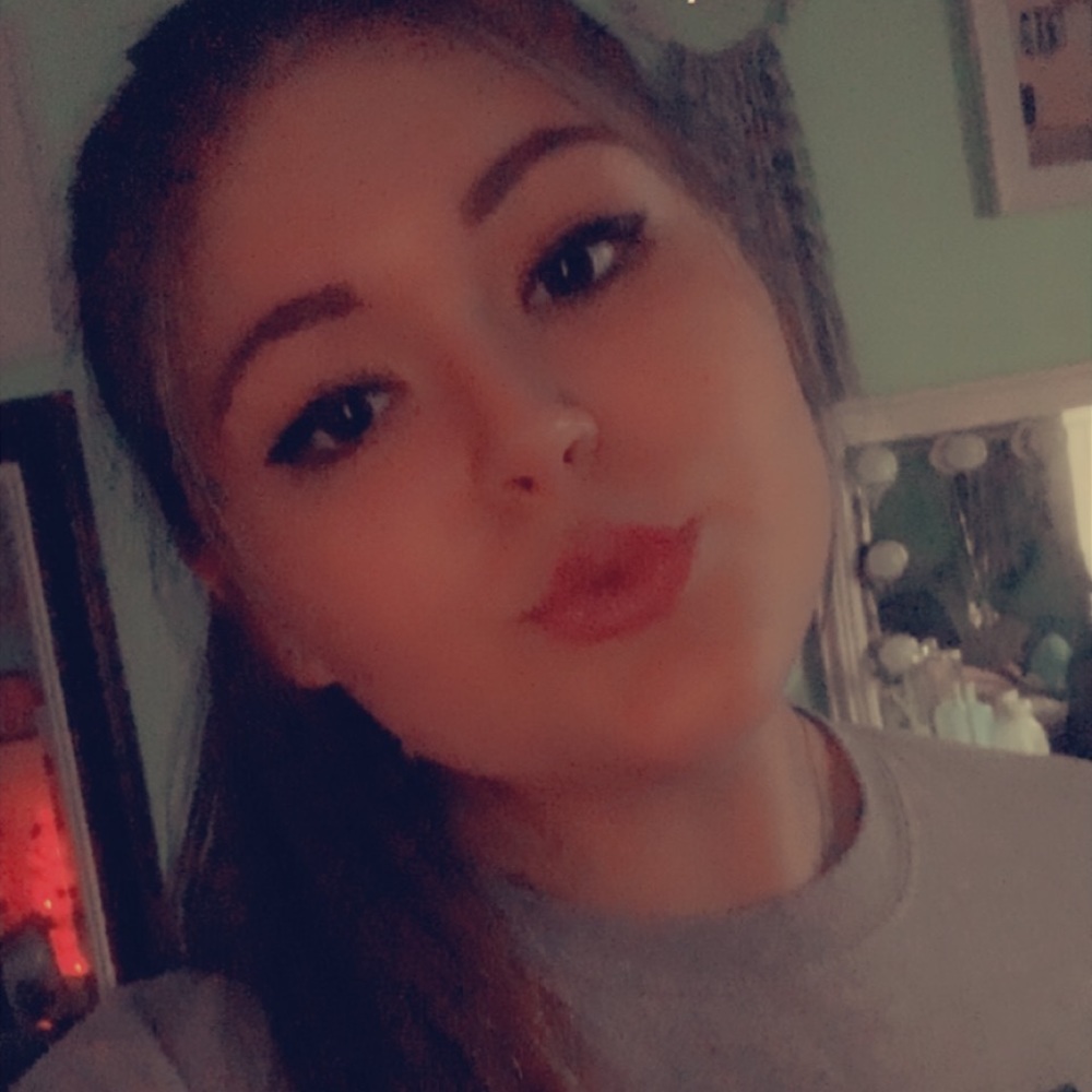 Meet your Posher, Angie